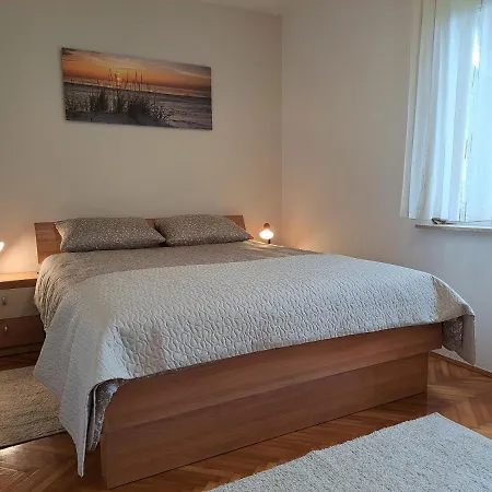 Nina Apartament *