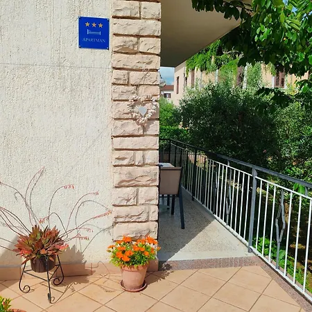 Apartament Nina *